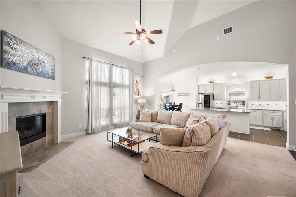 2604 Grand Colonial Street
