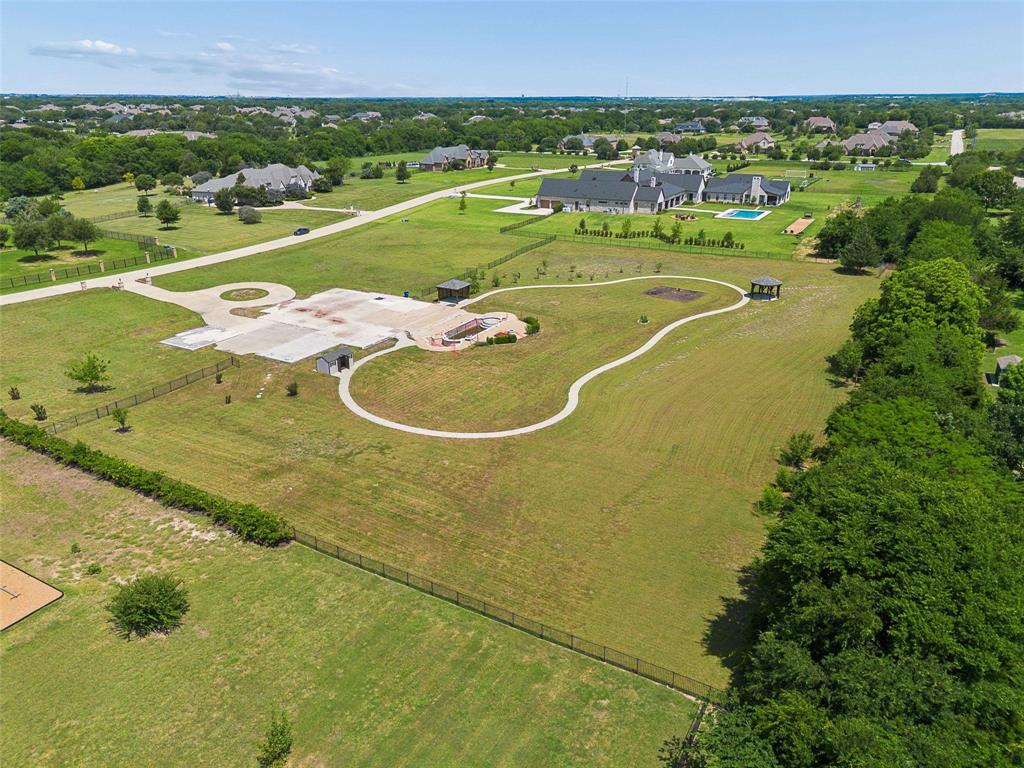 2400 Whispering Acres Lane