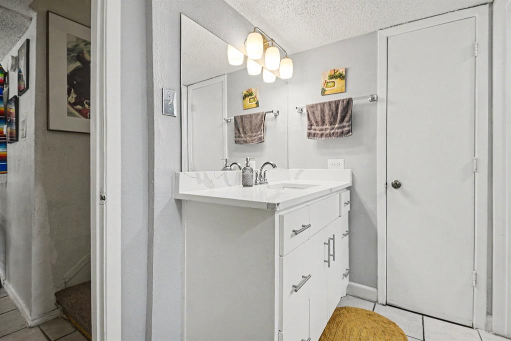 Tealwood On-The-Creek Condo - Residential