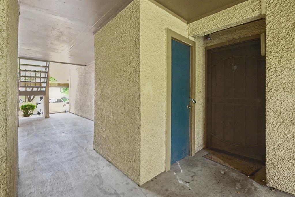 Tealwood On-The-Creek Condo - Residential