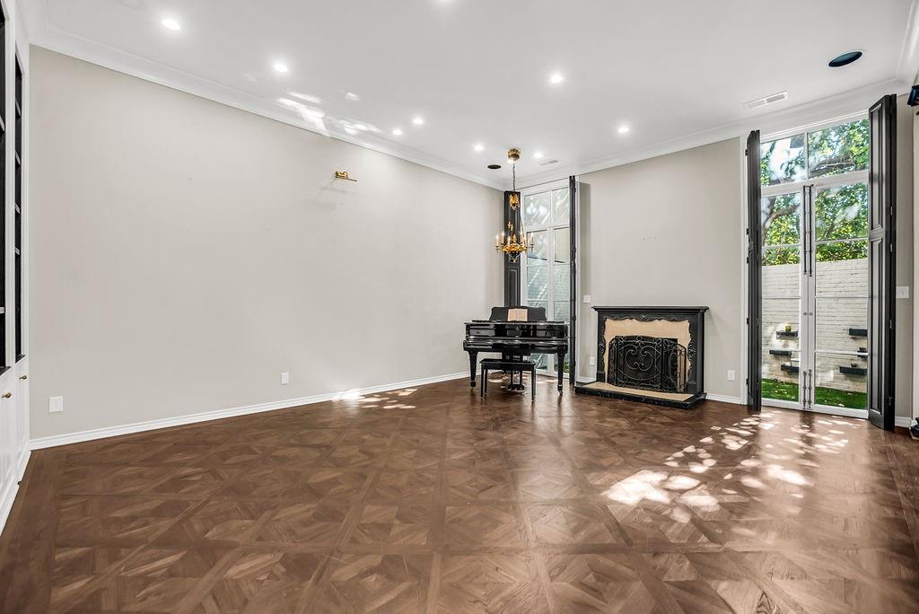 Highland Park West Twnhms Mccleary - Residential