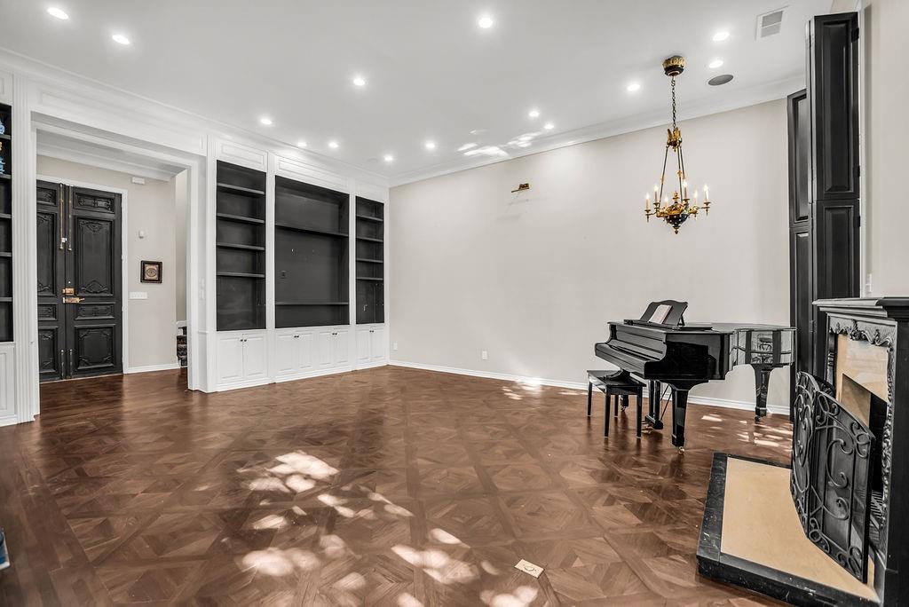 Highland Park West Twnhms Mccleary - Residential