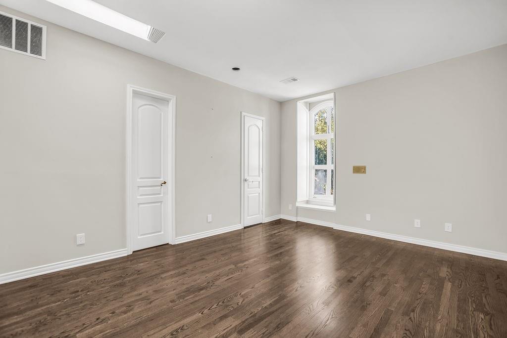 Highland Park West Twnhms Mccleary - Residential