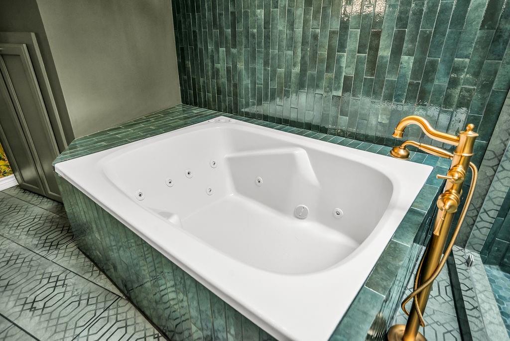 Highland Park West Twnhms Mccleary - Residential