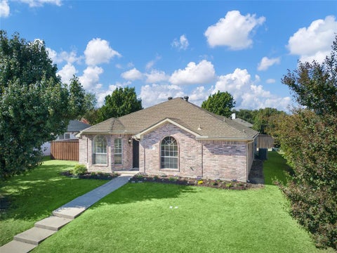 Photo of 1302 Vail Lane, Wylie, TX 75098 (MLS # 21420912)