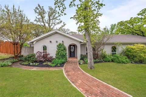 103 W Ash Euless TX 76039