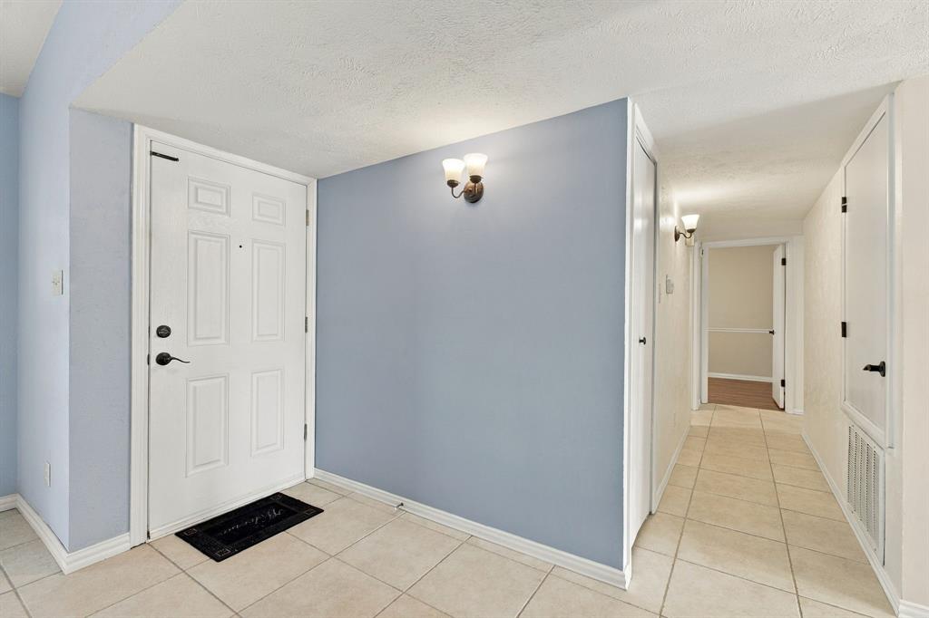 956 Lockhart Drive