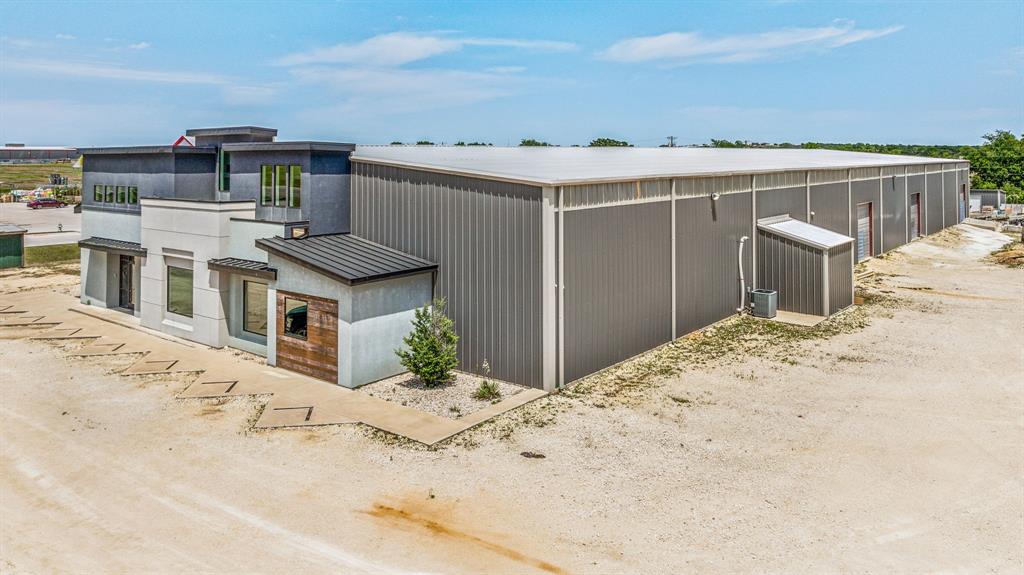 1330 N US HIGHWAY 281 Highway