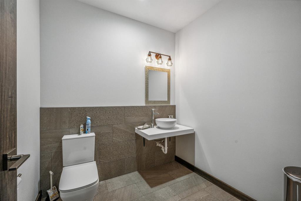 M R Williams Surv Abs #804 - Commercial Sale