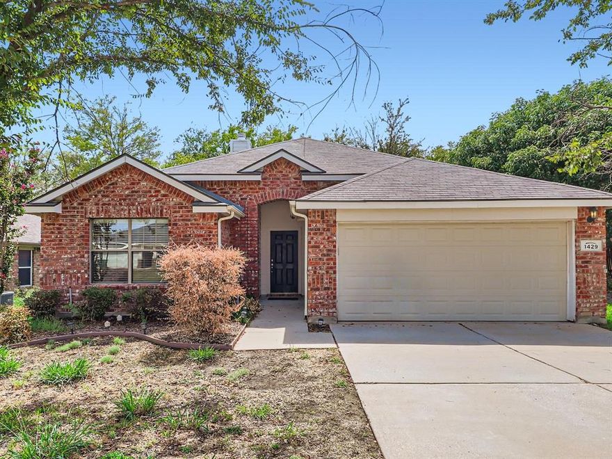 Extremely Clean, Never Been Leased Prior 3 Bedroom Home on a Culdesac.  This Home has a Huge Backyard and also a Huge Back Patio for Entertaining. No Homes Behind this Home Provide Backyard Privacy.  Mature Trees. Stainless Steel Appliances.  Walking Distance to a Neighborhood Park as Well as North Lakes Park which offers a Fitness Club, Tennis, Golf, a Fishing Lake and Large Playgrounds.  Wood burning Fireplace.  Split Floor Plan provides Privacy to the Primary Bedroom.  Huge Laundry Room and Pantry.  Updated HVAC for efficient utilities.  You will not be disappointed!