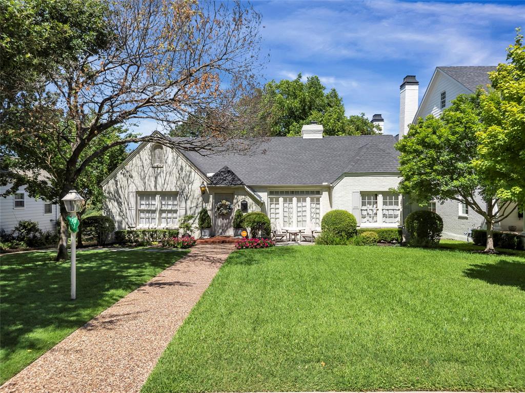 3170 Westcliff Road W