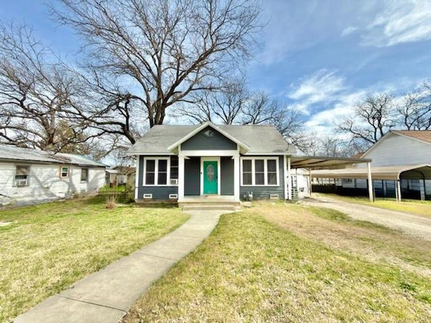 This charming house is ready for its new owners!!!!

If you are looking for a property to add to your rental portfolio, or looking for your first starter house, in a small-town setting, where you can feel safe going outside and talk to your next-door neighbor while you check the mailbox or while cutting the grass, but at the same time only a short 31 minutes from the city lights, then come and take a look at this house. With two bedrooms, large kitchen, dining room that can be used as a third bedroom if needed and-or preferred. Outside you will find an attached carport that can fit two big trucks or four small cars, covered back entrance for rainy days, garage and a tree shaded backyard. Exterior has been recently painted. Interior has been retextured has a fresh coat of paint.

Schedule your showing today!
