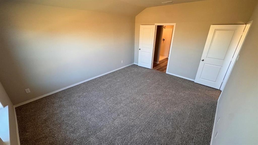 524 CRESTRIDGE Drive N