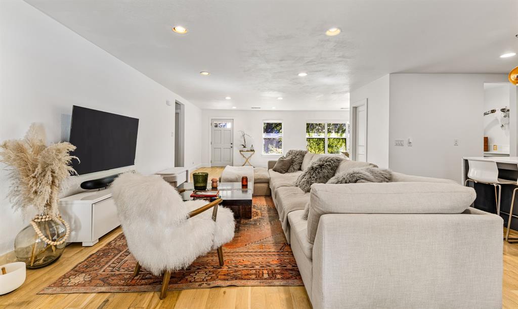 LAKEVIEW HEIGHTS - Residential