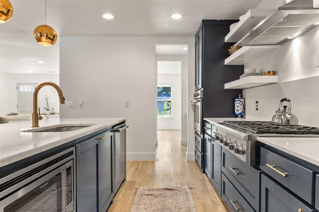 LAKEVIEW HEIGHTS - Residential