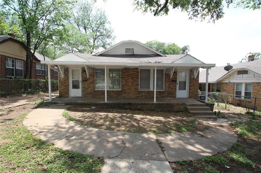 Newly Remodeled. New HVAC & ROOF. Charming 2 bed 1 bath in downtown Fort Worth area. Open concept large living leads directly into kitchen. Good countertops and cabinet space in kitchen. Unit Includes oven range, Refrigerator and Washer & Dryer. Easy access to I30, I35, and and only approx. 10 minutes from Downtown Fort Worth. Close to shopping, entertainment and schools, location makes transportation to destination points super easy! View today! Tenant and Tenant agent to verify all information independently. QUALIFYING PROCESS QUICK, FAST, AND EASY.