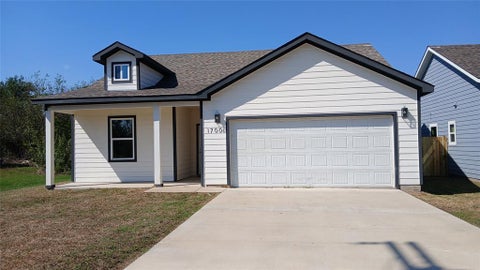 Photo of 1700 E 10TH Avenue, Corsicana, TX 75110 (MLS # 21409084)