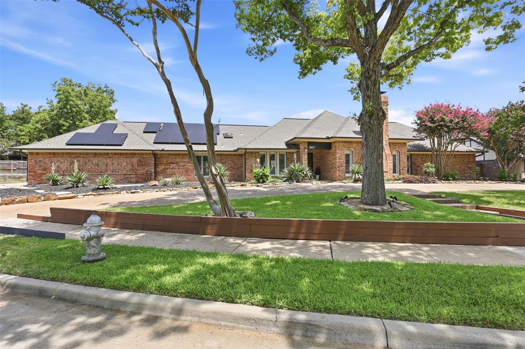 3901 Leon Drive