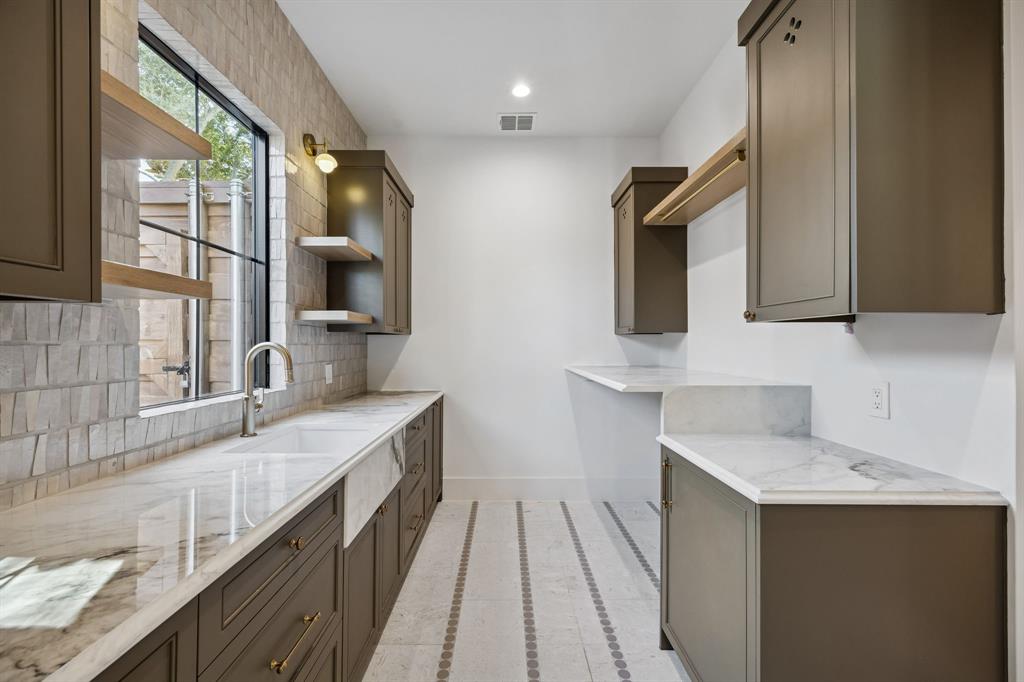 NORTH DAVILLA DRIVE ESTATES - Residential