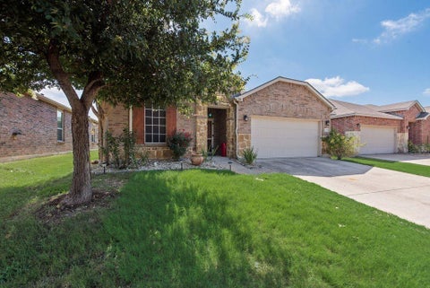 Photo of 7704 Anatolian Way, Fort Worth, TX 76131 (MLS # 21313019)
