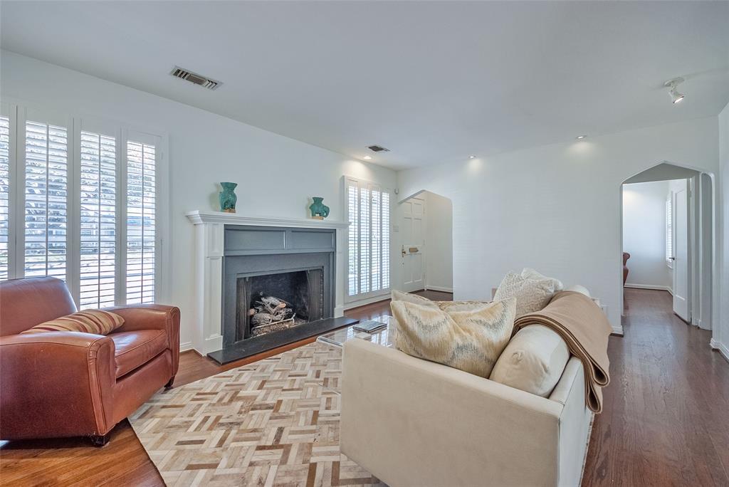 4621 Livingston Avenue