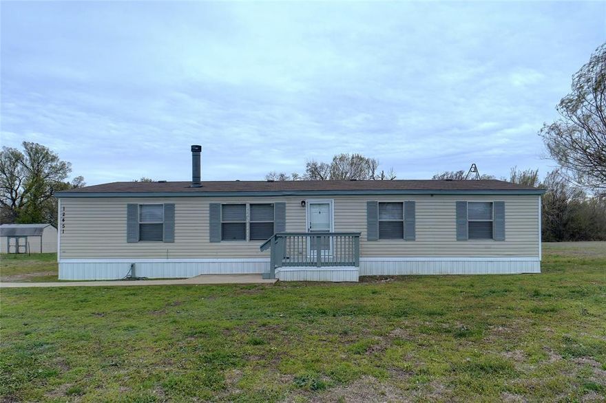 Enjoy the sunrises and sunsets in this quiet little neighborhood that feels like the country with easy commute to
metroplex! This home is movein ready.  All new flooring, paint, and appliances are just a few things that any buyer will
love. This home also offers split bedrooms and woodburning fireplace. Don't miss this one. Priced to sell!