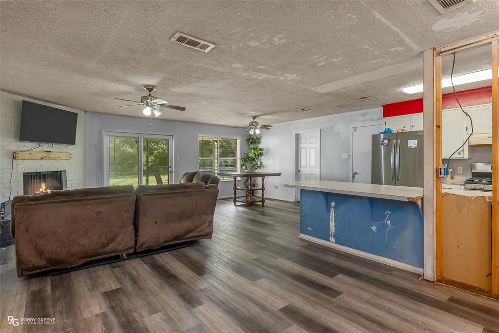 8541 Meadow Parkway Drive
