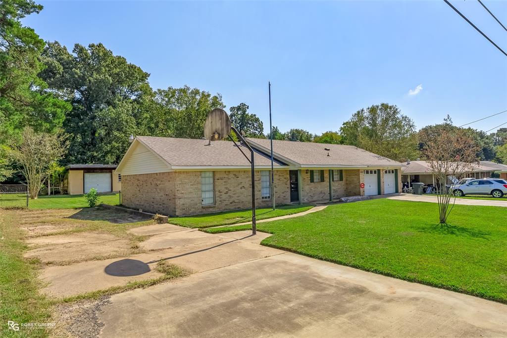 8541 Meadow Parkway Drive