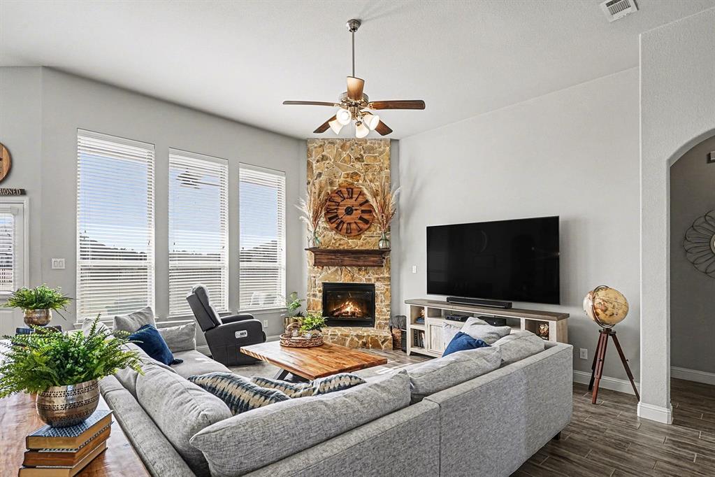 415 Silver Spur Trail