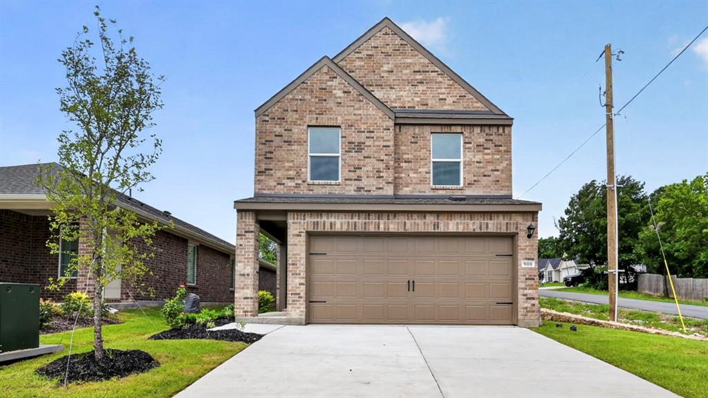 Photo 1 of 13 — 900 Jefferson Way, Sherman, TX 75090