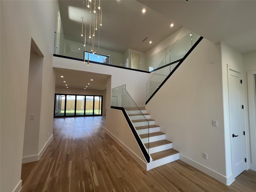 3753 Bolivar Drive