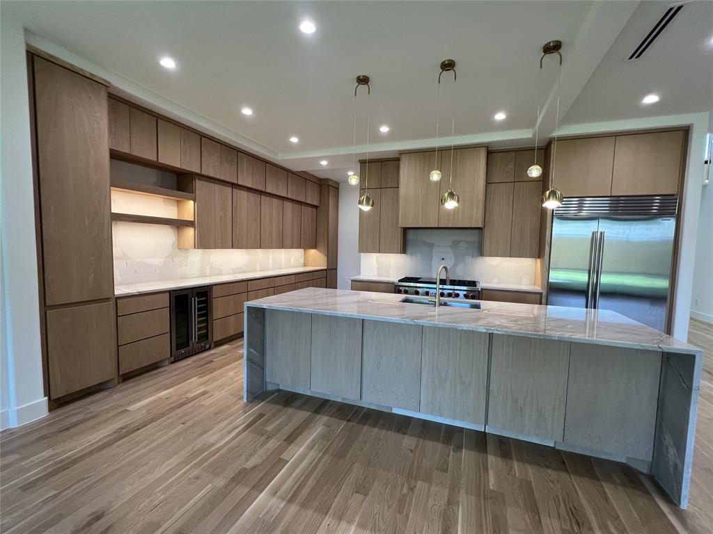3753 Bolivar Drive