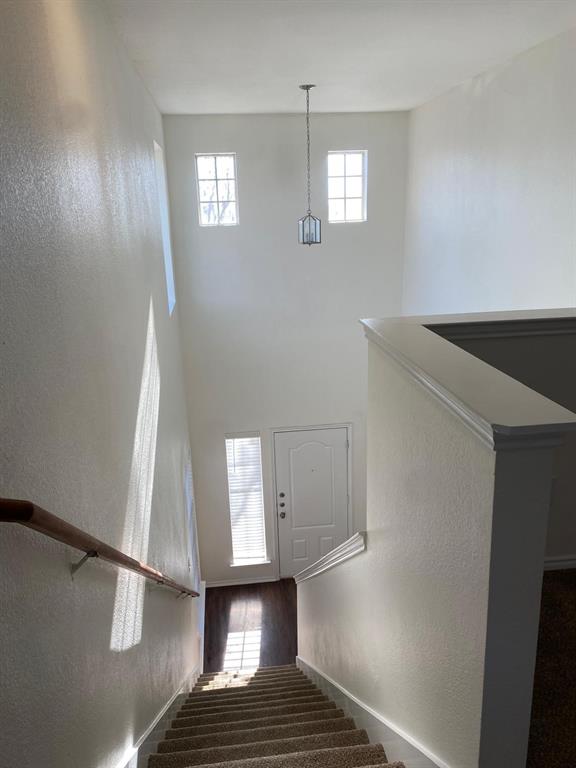 4016 Ridgetop Drive