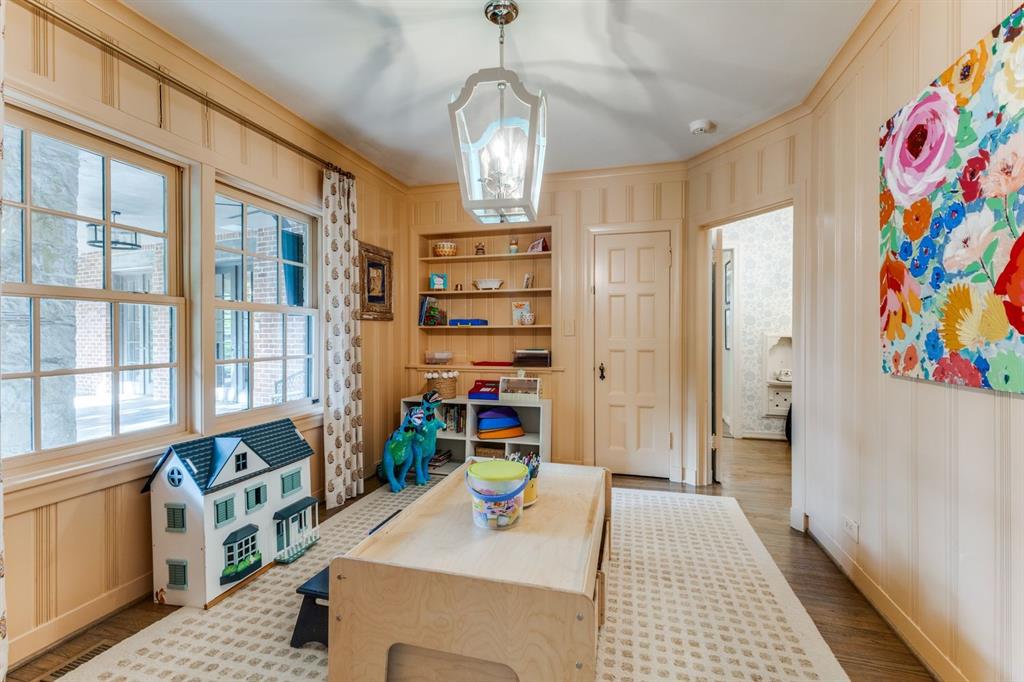 Country Club Estates - Residential