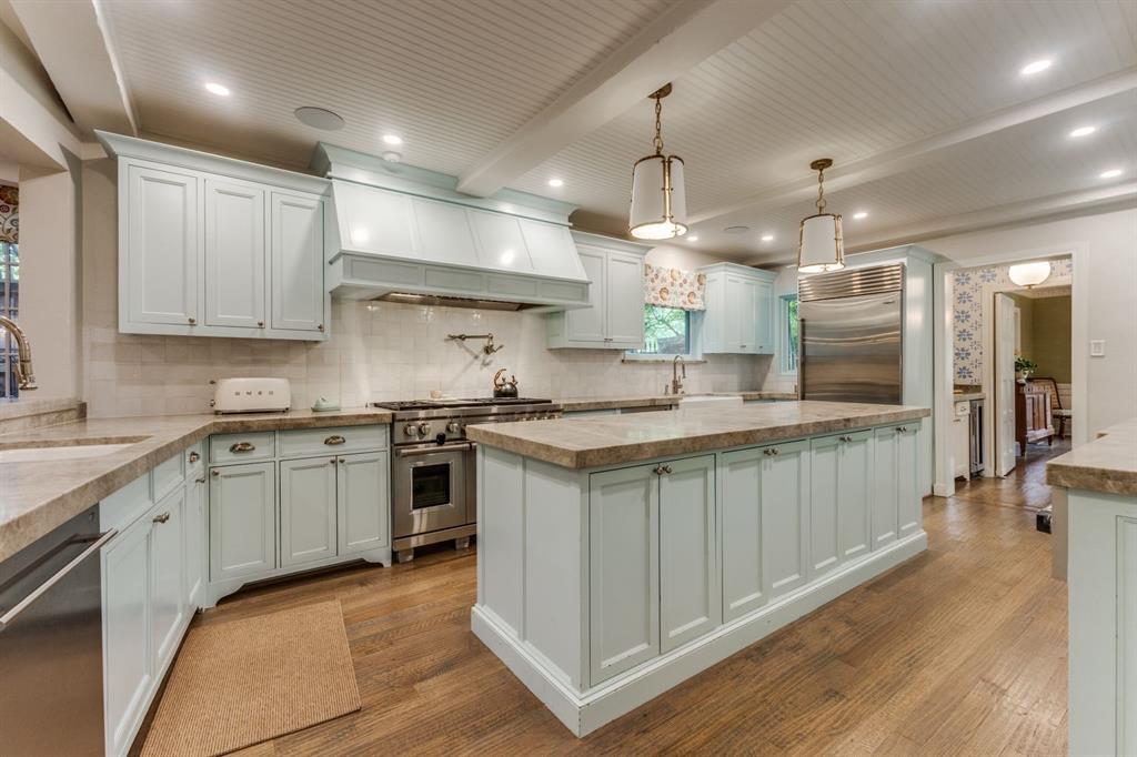 Country Club Estates - Residential