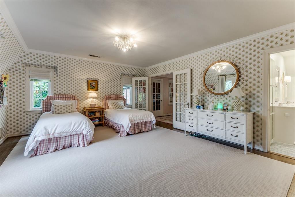 Country Club Estates - Residential