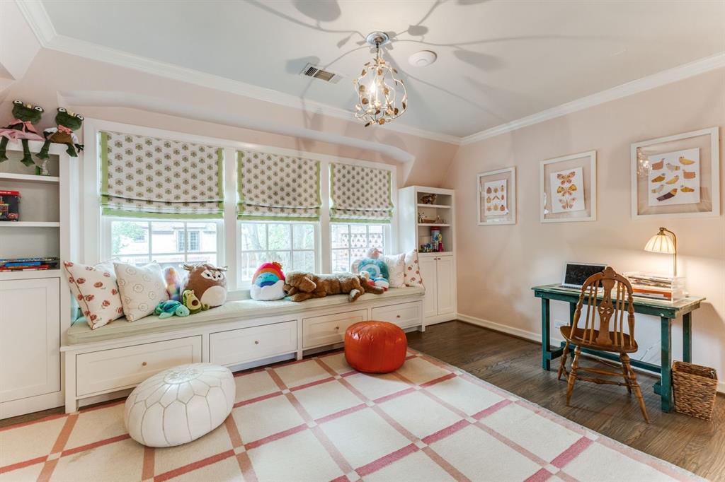 Country Club Estates - Residential