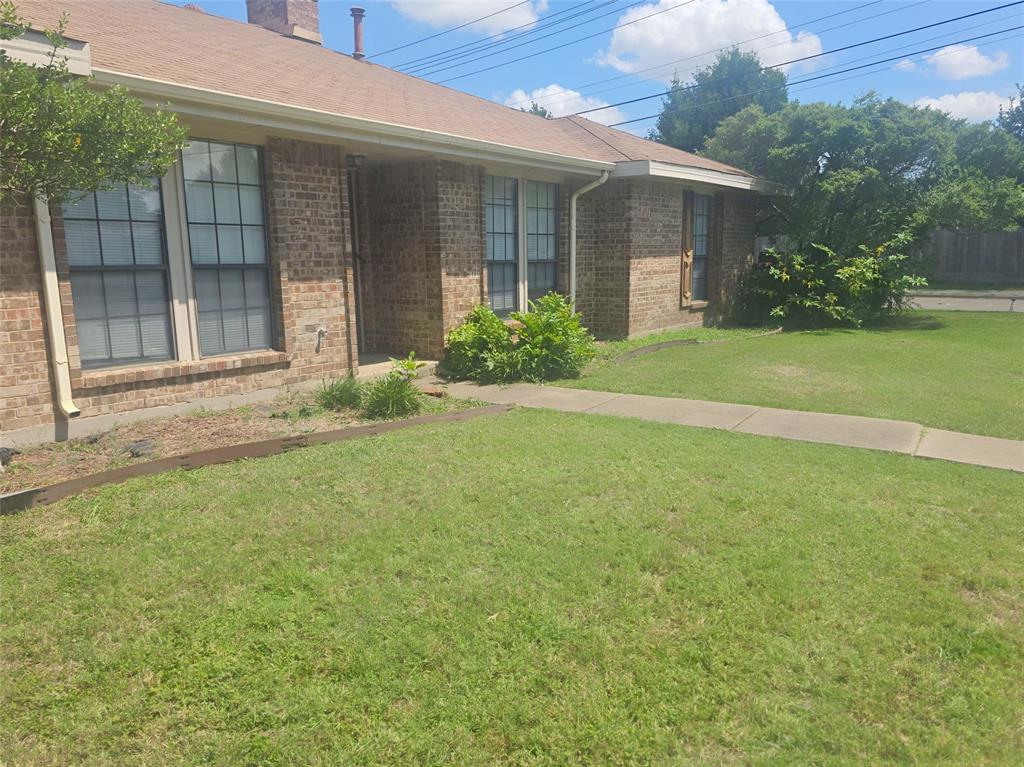 432 Larchbrook Drive