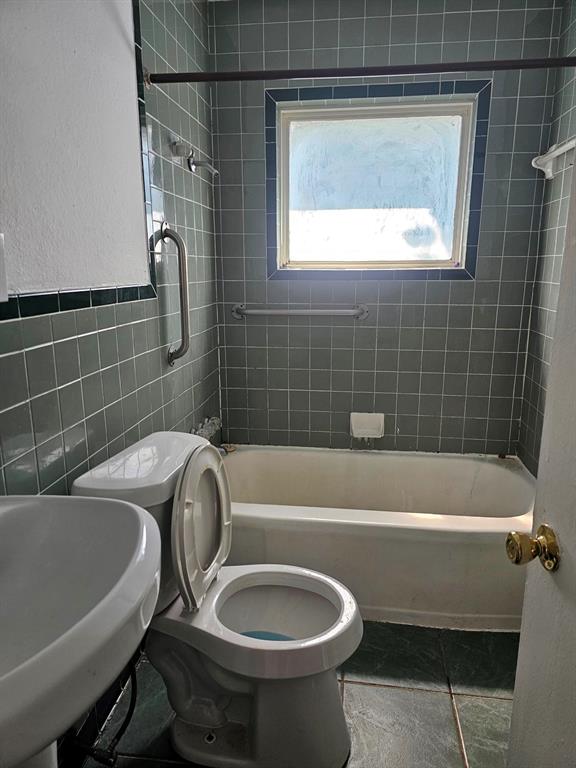 Casa Views Hills Add - Residential