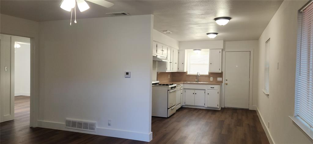 Custer Village 01 - Residential Lease