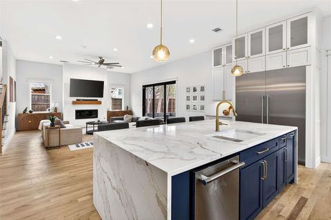 Photo of 5940 Bryan Parkway, Dallas, TX 75206 (MLS # 21212706)