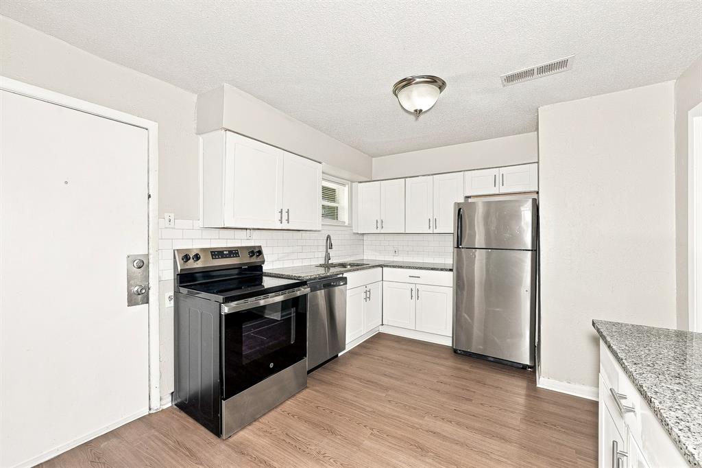 Photo of 1705 Longview Street, Mesquite, TX 75149 (MLS # 21383043)
