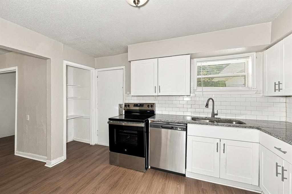 Photo of 1705 Longview Street, Mesquite, TX 75149 (MLS # 21383043)