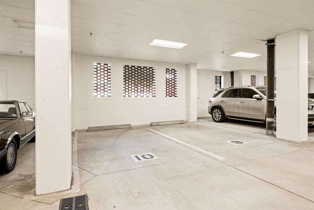 Parkview Condo - Residential