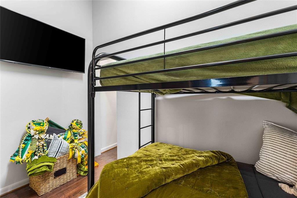 CONDO THE BALCONIES: DOWNTOWN CONDOMINIUMS, - Residential