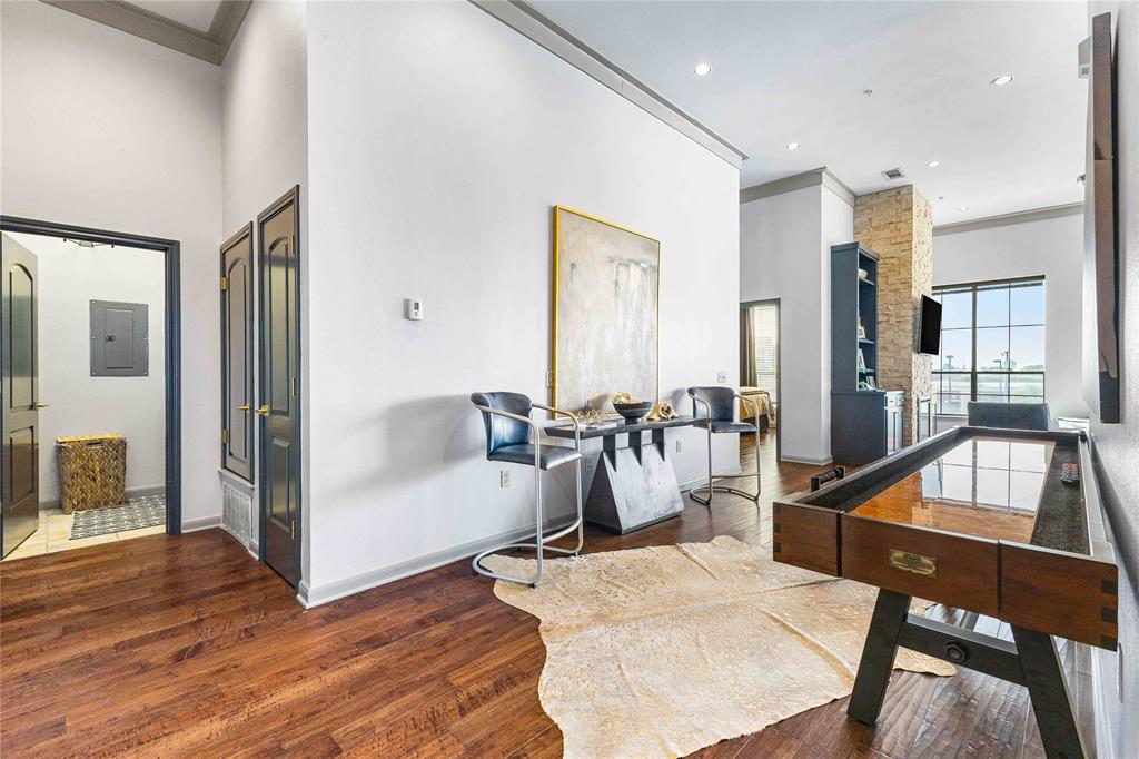 CONDO THE BALCONIES: DOWNTOWN CONDOMINIUMS, - Residential