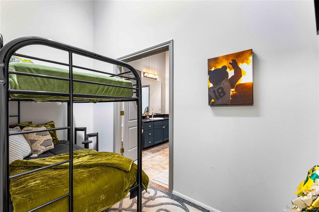 CONDO THE BALCONIES: DOWNTOWN CONDOMINIUMS, - Residential