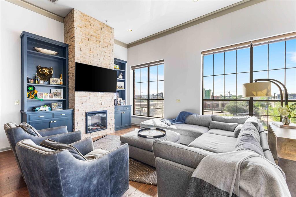 CONDO THE BALCONIES: DOWNTOWN CONDOMINIUMS, - Residential