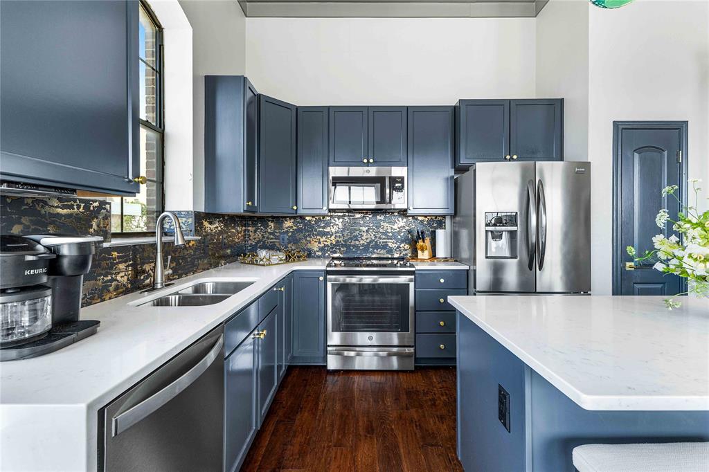 CONDO THE BALCONIES: DOWNTOWN CONDOMINIUMS, - Residential