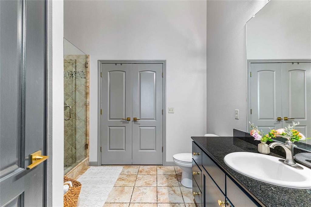 CONDO THE BALCONIES: DOWNTOWN CONDOMINIUMS, - Residential